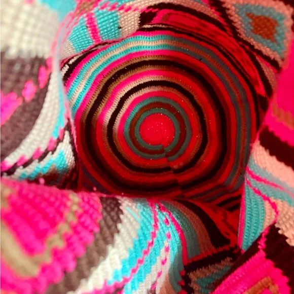Handmade Pink Patterned Columbian Wayuu Bag with Gems - Picture 10 of 10